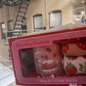 Mug and Cozy Socks Set - Pink and Red